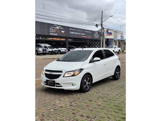 CHEVROLET ONIX 1.0 MPFI JOY 8V FLEX 4P MANUAL CHEVROLET ONIX 1.0 MPFI JOY 8V FLEX 4P MANUAL